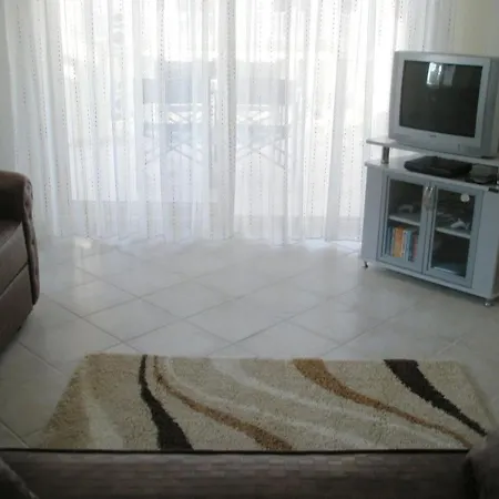 Apartment Beautiful Private In Prime Position With Fabulous Sea Views